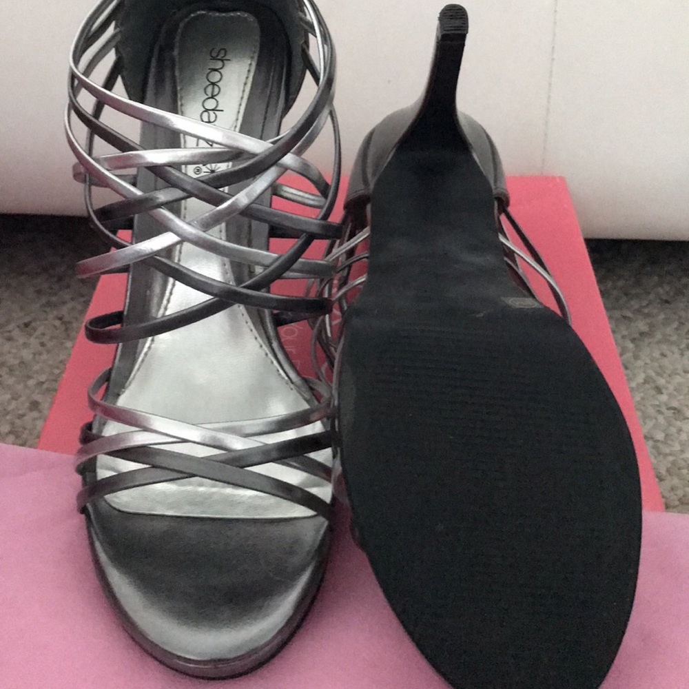 Silver and black shoe dazzle heel